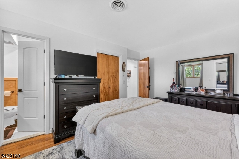 886 Old Chester Road Far Hills, NJ 07931 - Photo 13 of 32