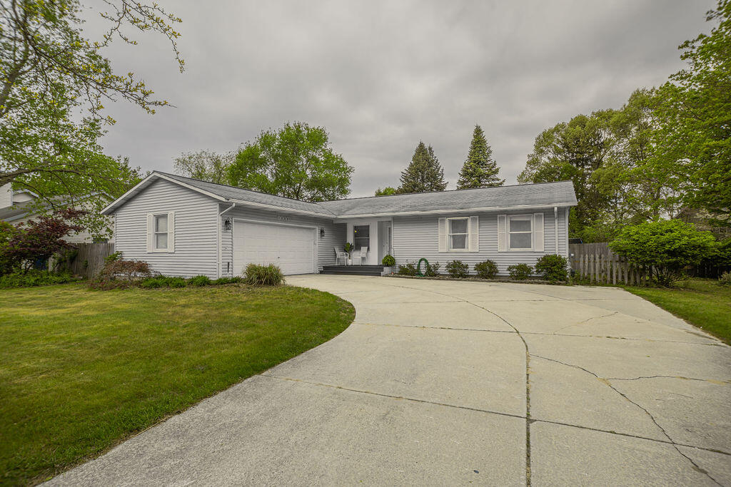 1508 Hendrick Road Muskegon, MI 49441 - Photo 2 of 42 Exterior