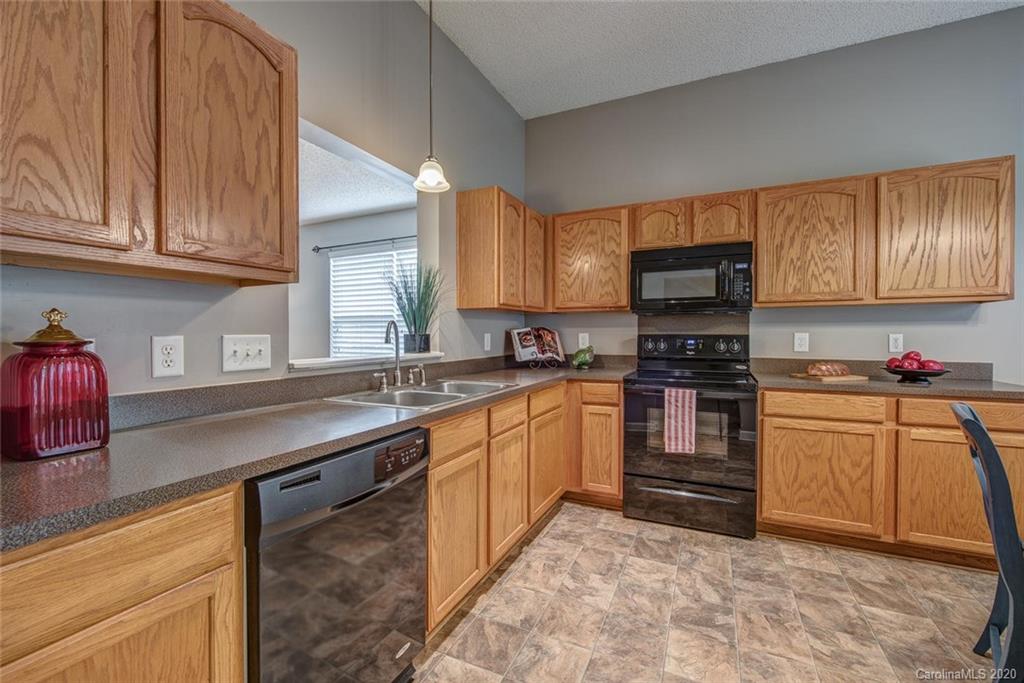 817 River Trail Road Lowell, NC 28098 - Photo 5 of 27 Gallery Image 5