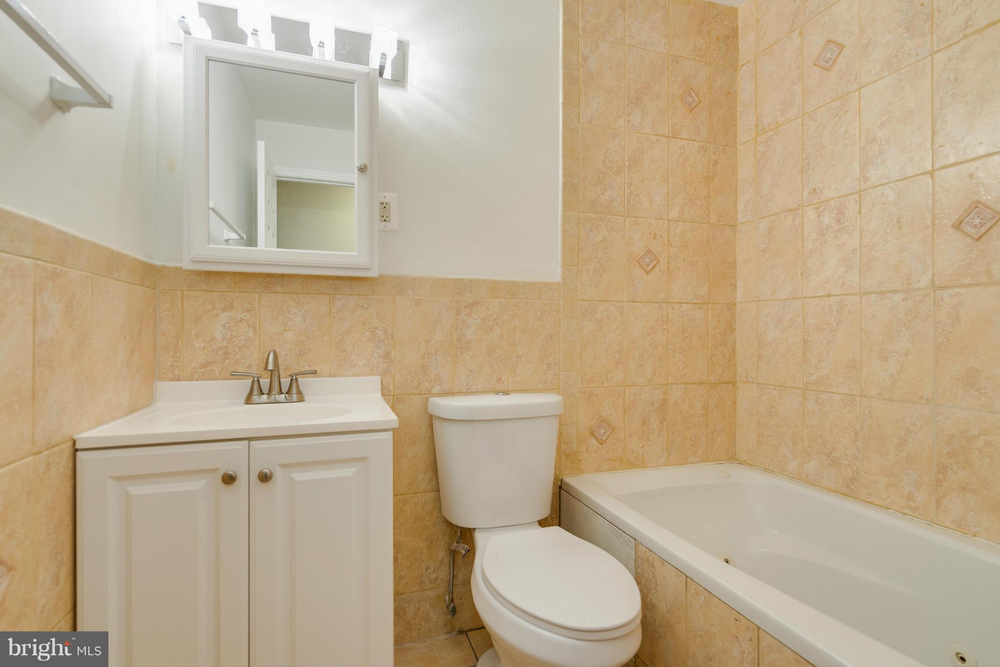 5806 Spell Road Clinton, MD 20735 - Photo 8 of 29 Bath