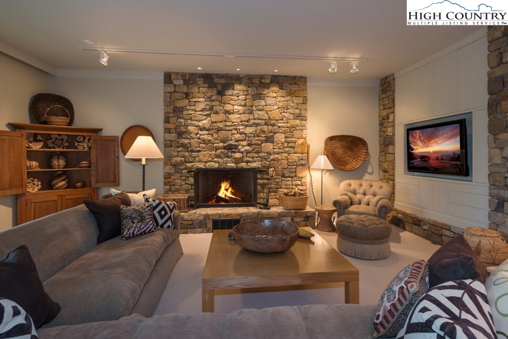 219 Ridge Drive Linville, NC 28646 - Photo 15 of 46 Gallery Image 15
