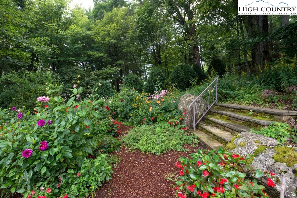 219 Ridge Drive Linville, NC 28646 - Photo 43 of 46 Gallery Image 43