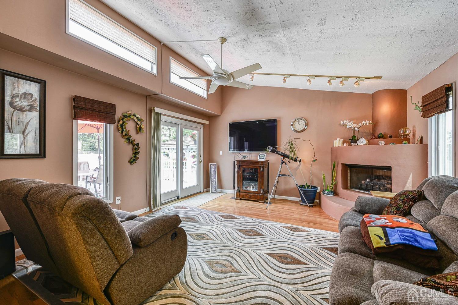 9 Kevin Road East Brunswick, NJ 08816 - Photo 11 of 29 Gallery Image 11