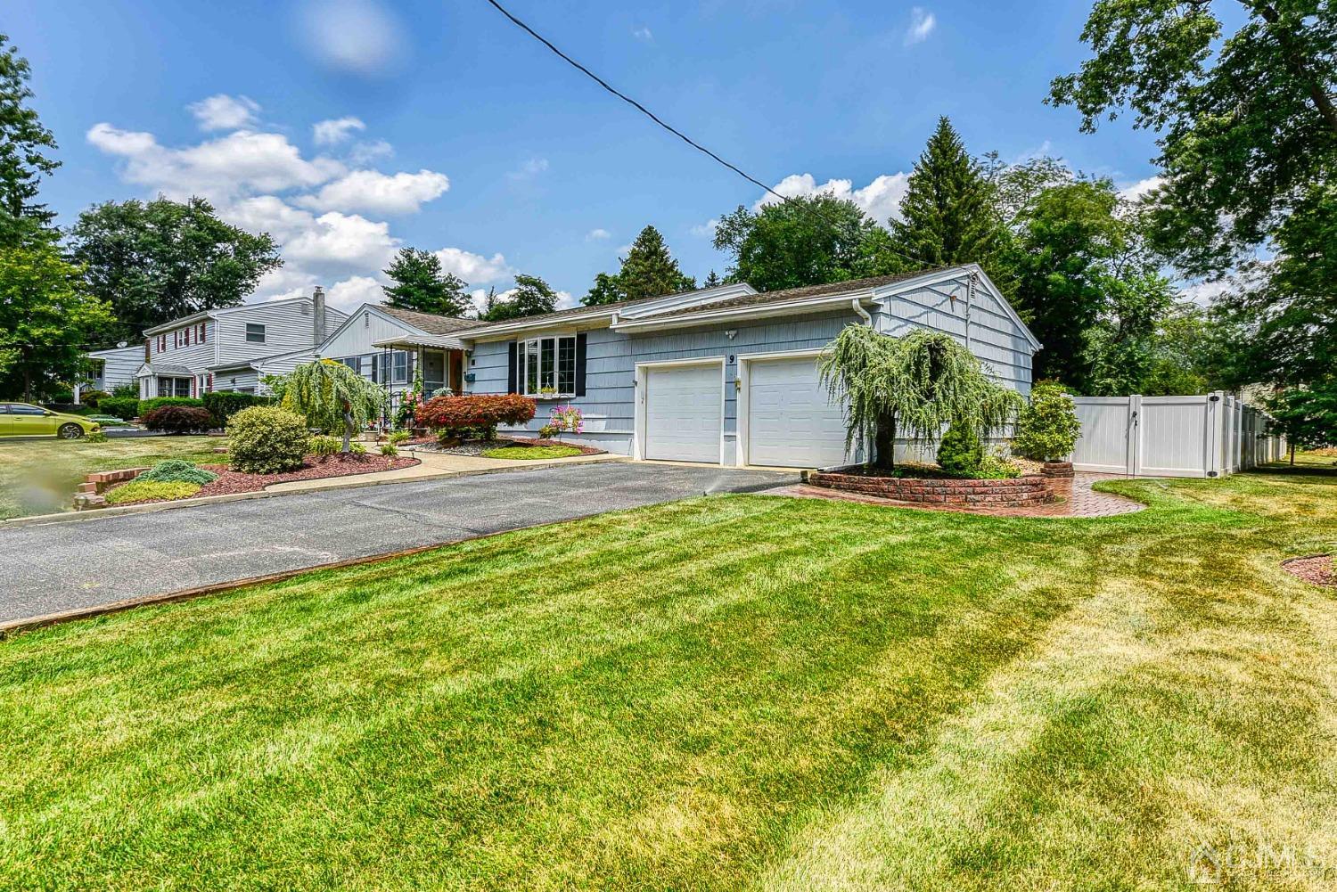 9 Kevin Road East Brunswick, NJ 08816 - Photo 3 of 29 Gallery Image 3