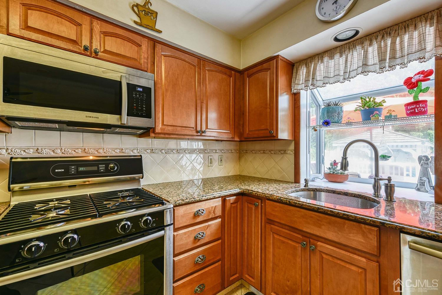 9 Kevin Road East Brunswick, NJ 08816 - Photo 9 of 29 Gallery Image 9