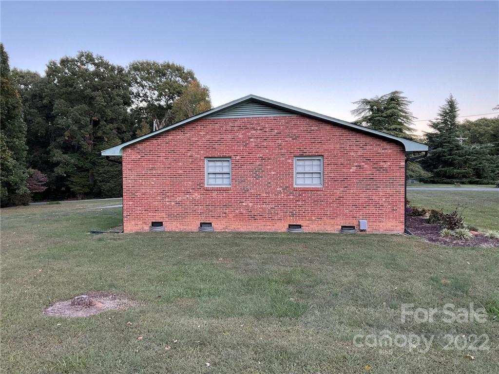 4128 Linwood Road Gastonia, NC 28052 - Photo 6 of 39 Gallery Image 6