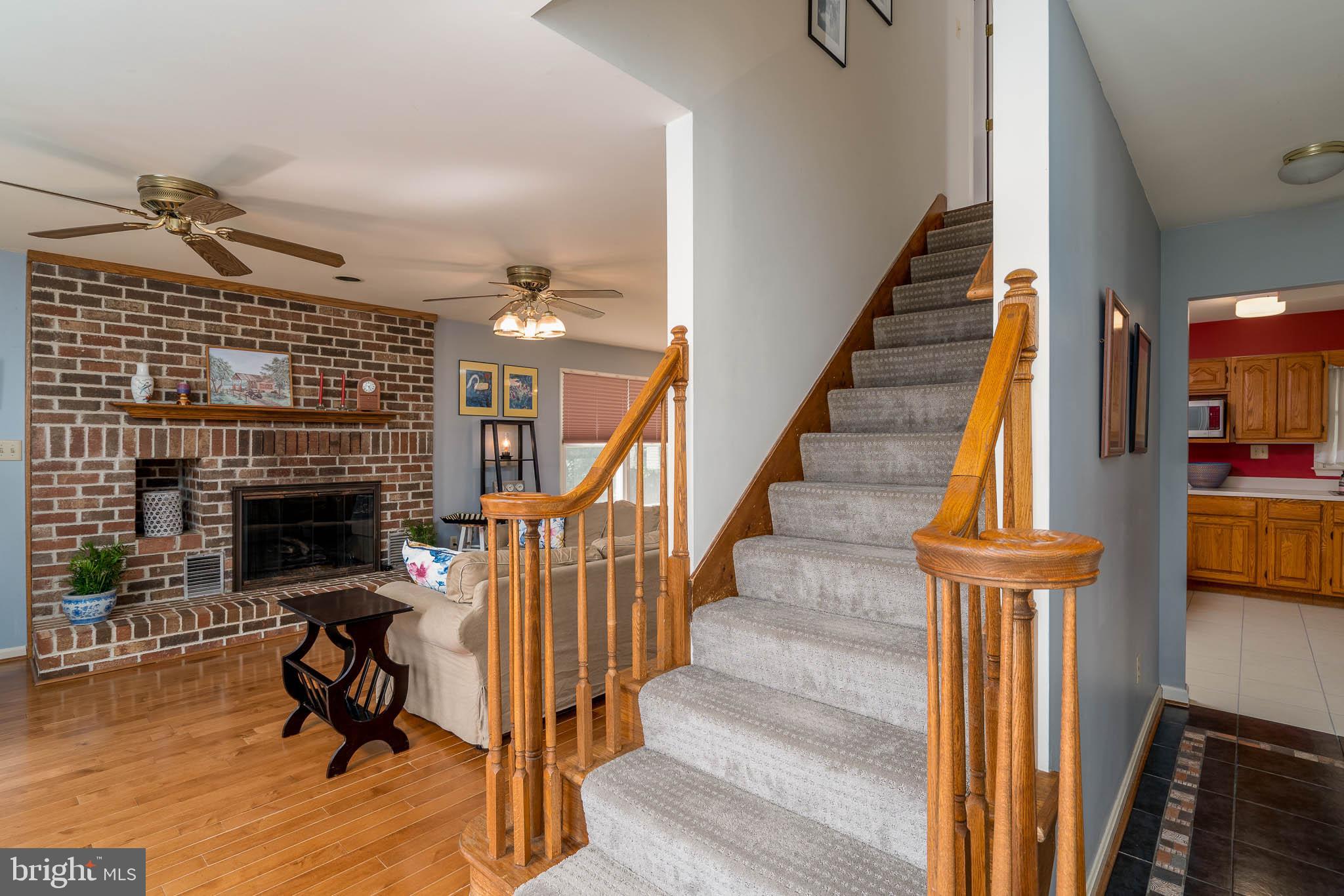 17851 Croom Road Brandywine, MD 20613 - Photo 5 of 38 Foyer View