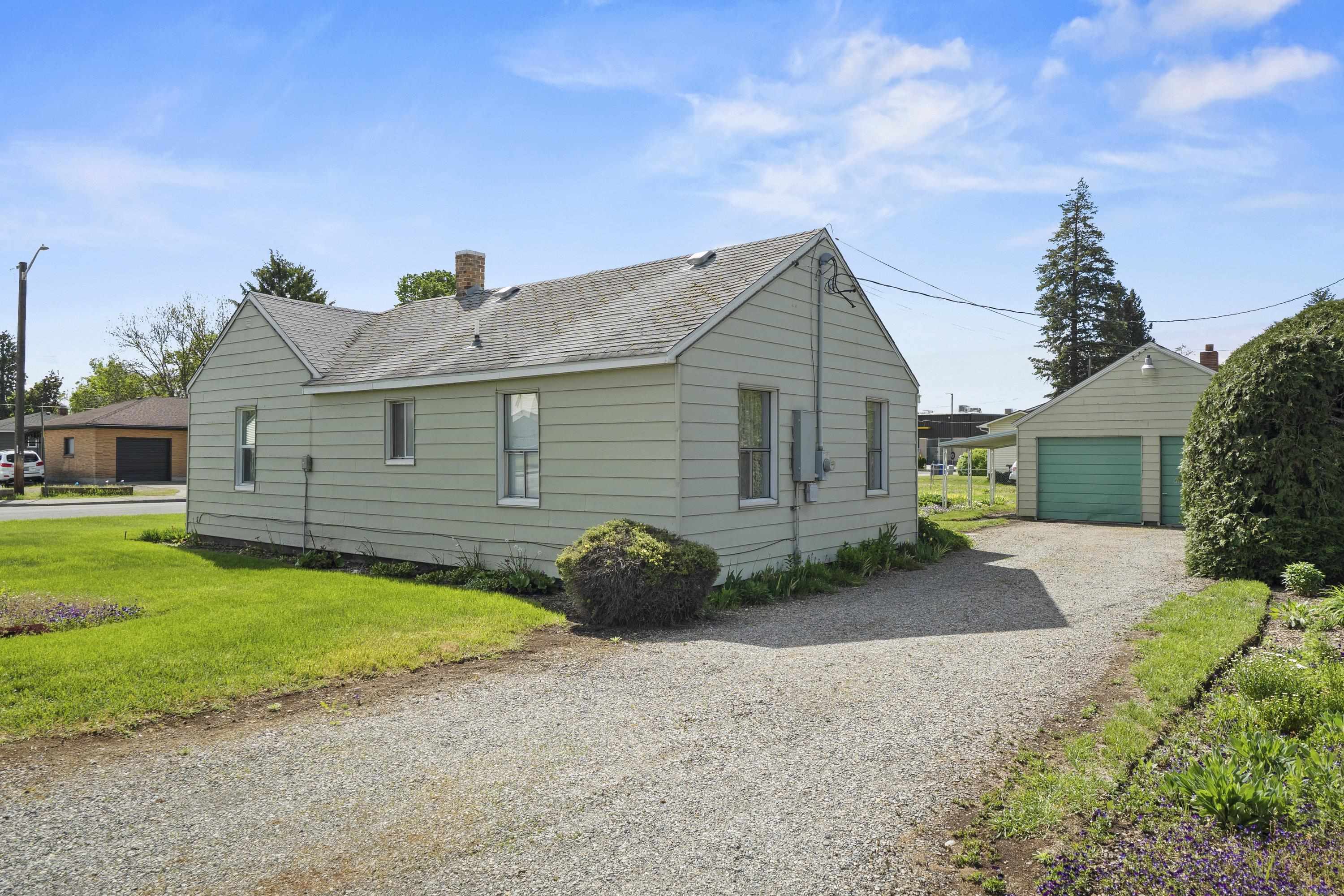 2625 North Vista Road Spokane Valley, WA 99212 - Photo 4 of 37