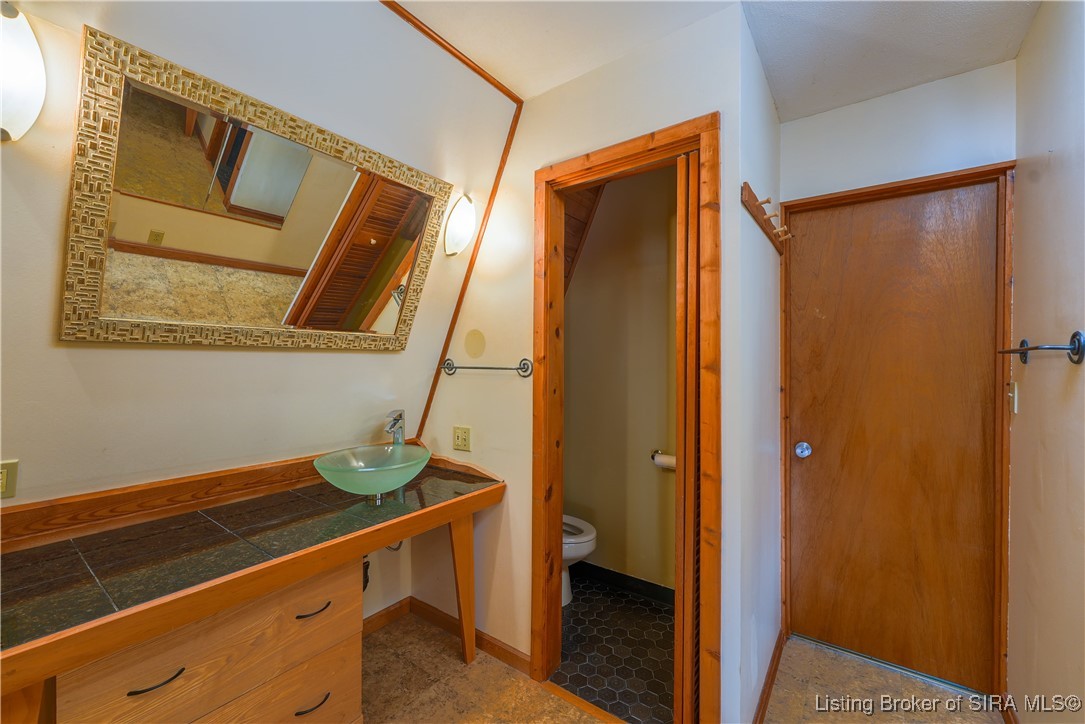 531 Spickert Knob Road New Albany, IN 47150 - Photo 21 of 39 2nd floor full bath