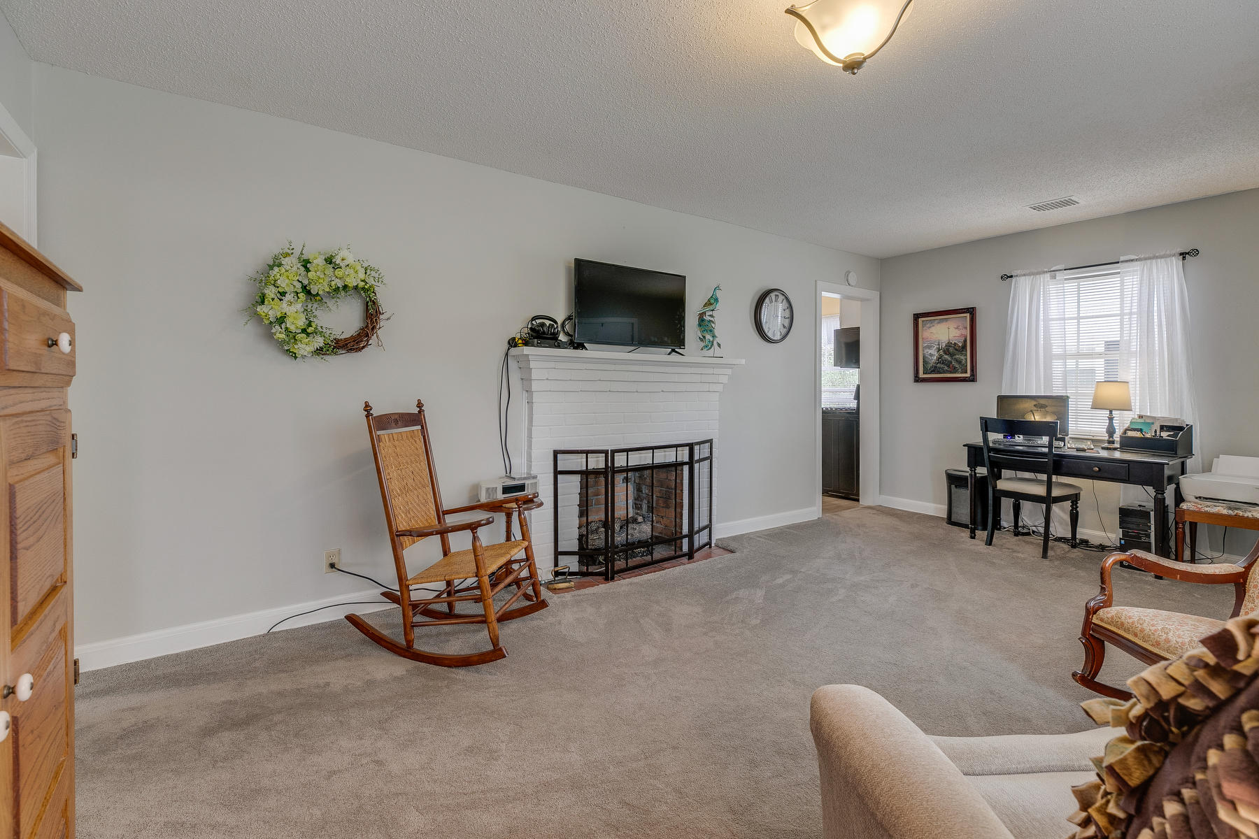 1837 Fairoaks Road Kingsport, TN 37664 - Photo 8 of 37 008