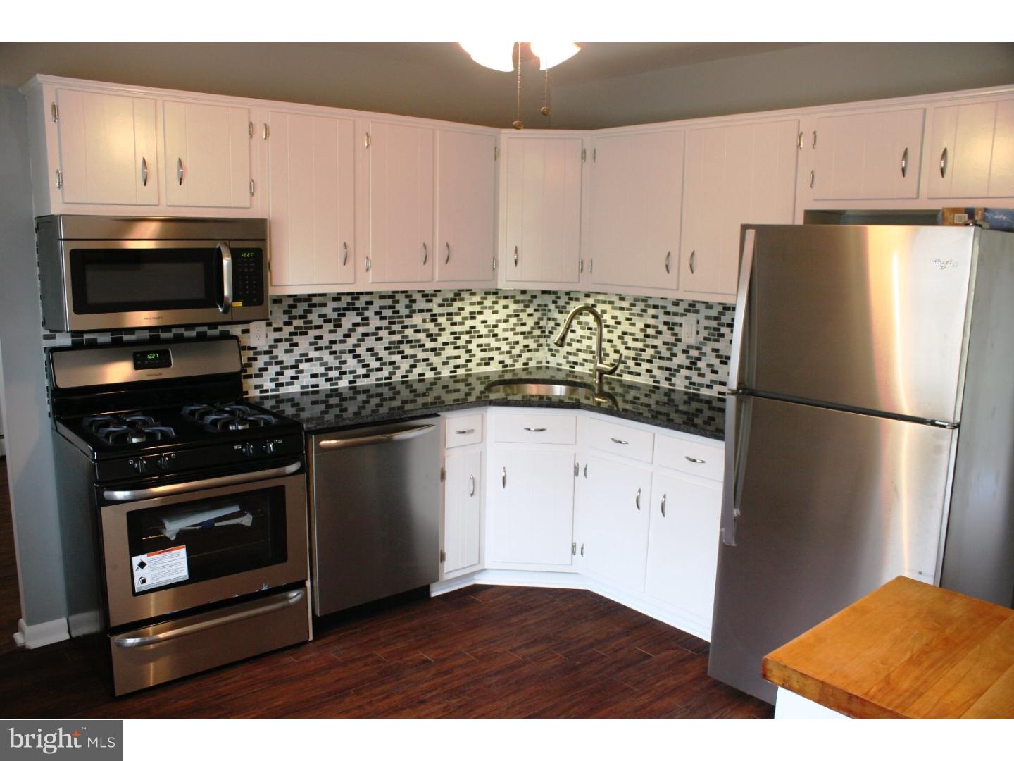13 Helen Street Pomeroy, PA 19365 - Photo 4 of 12 Kitchen