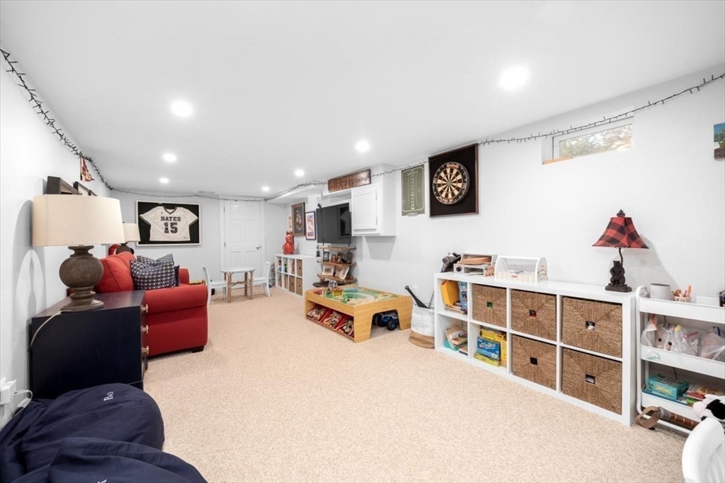 36 Burr Road Hingham, MA 02043 - Photo 19 of 24