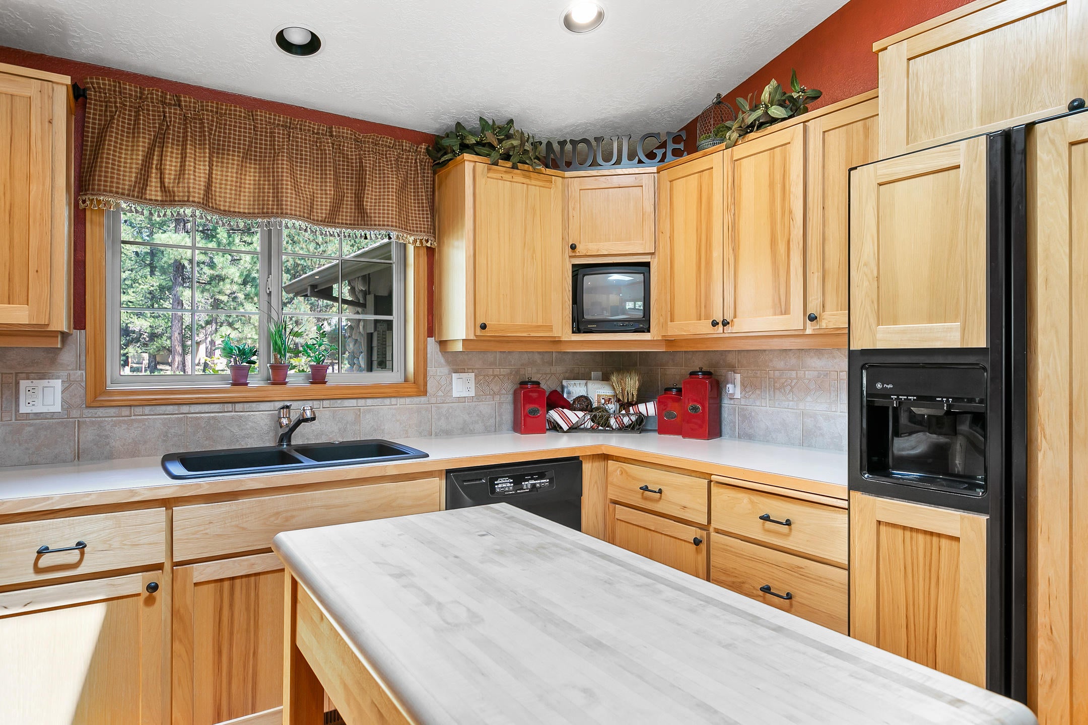 18139 Rager Mountain Lane Sunriver, OR 97707 - Photo 11 of 37 12