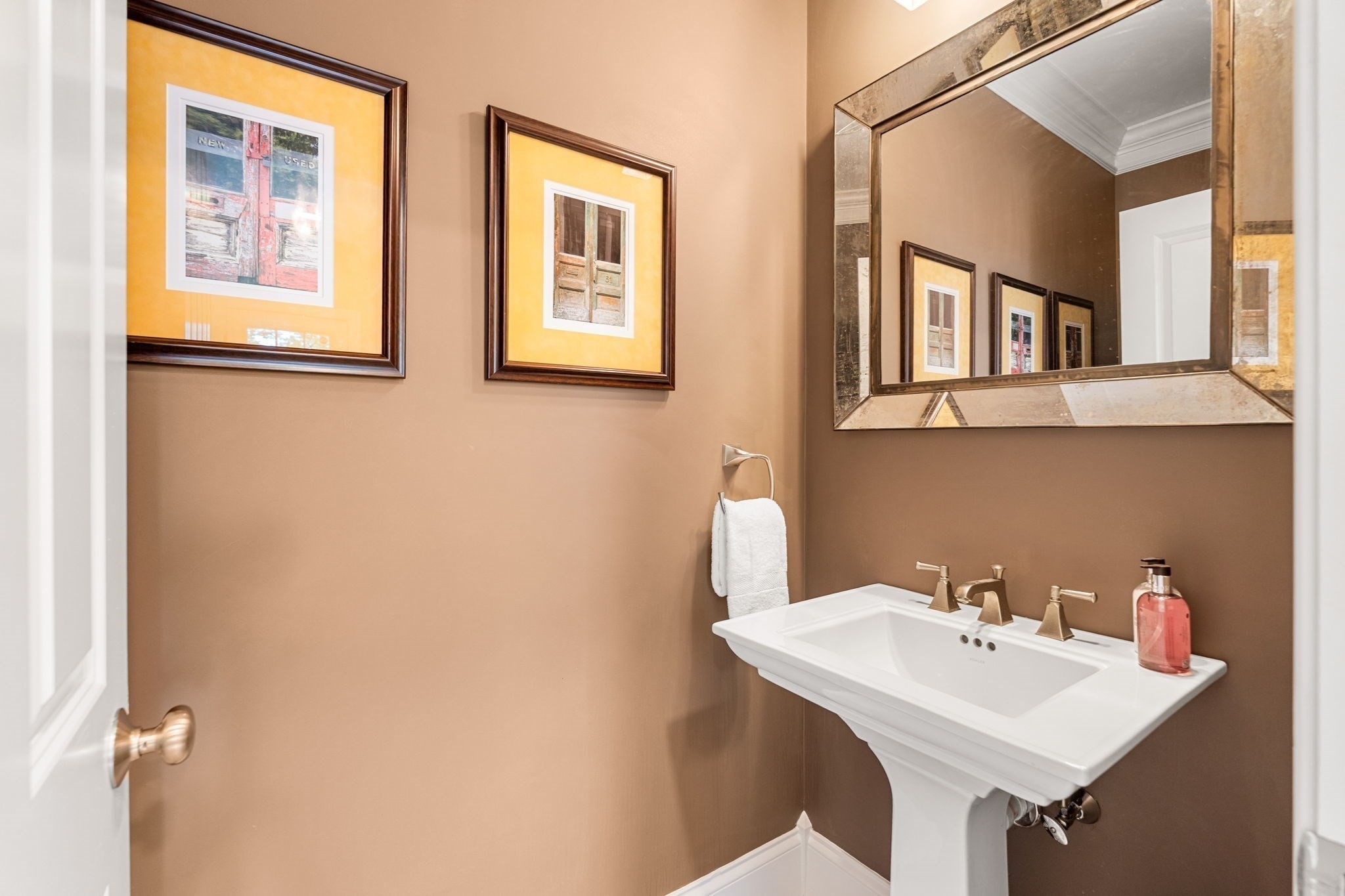 3 MacArthur Road Wellesley, MA 02482 - Photo 12 of 38 Gallery Image 12