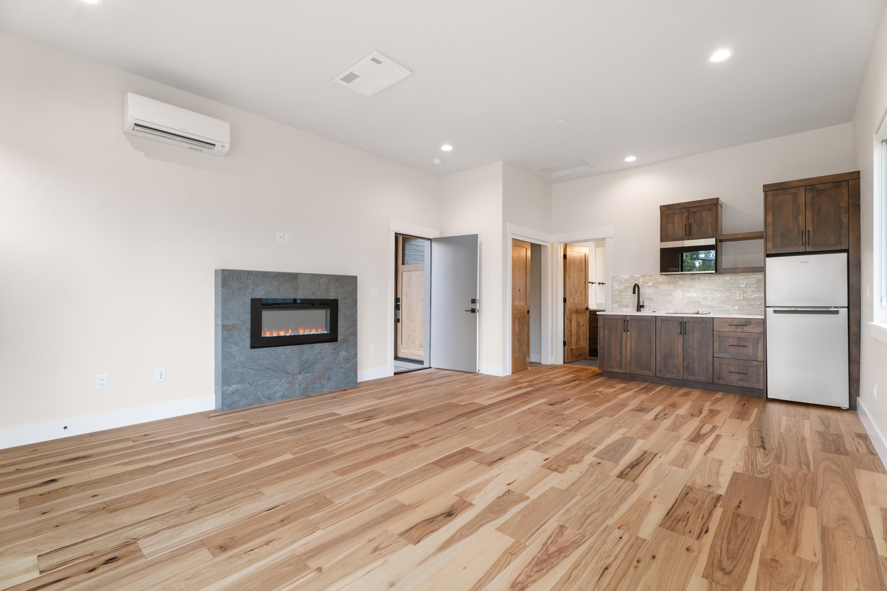 18257 Forestbrook Loop, Unit 24 Bend, OR 97707 - Photo 31 of 66 Studio - separate attached unit.