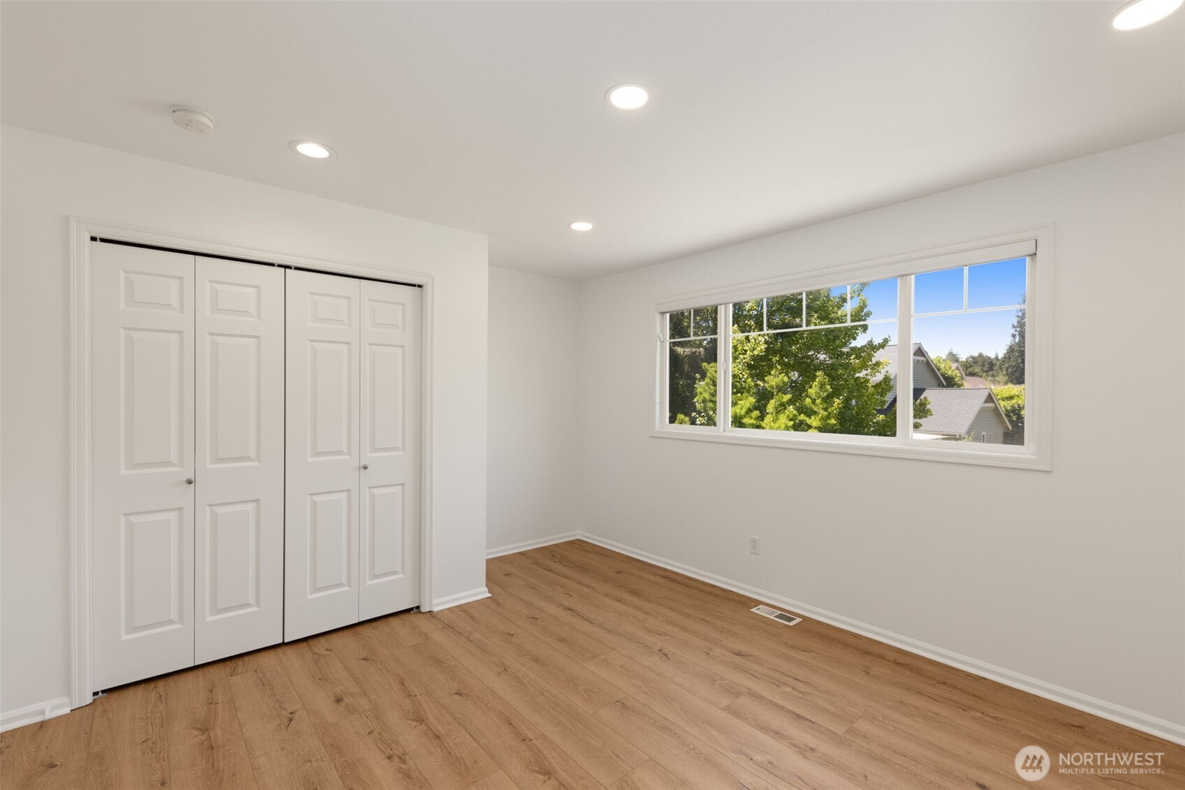 19303 Meridian Place West Bothell, WA 98012 - Photo 32 of 40
