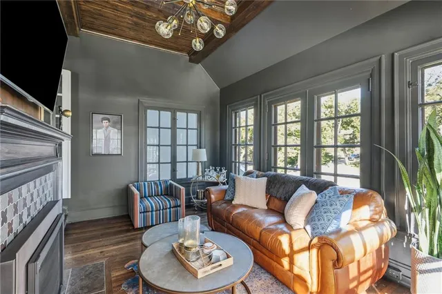 $1,895,000 | 5600 State Line Road, Mission Hills, KS 66208