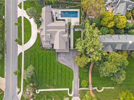 $1,895,000 | 5600 State Line Road, Mission Hills, KS 66208