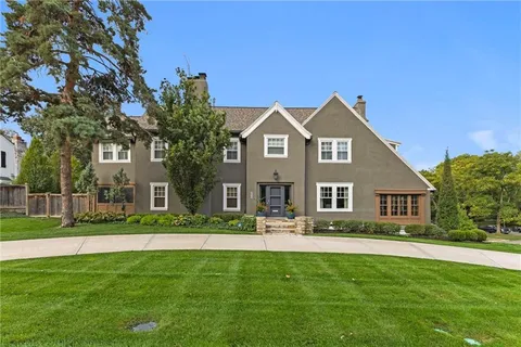 $1,895,000 | 5600 State Line Road, Mission Hills, KS 66208