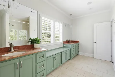 $1,895,000 | 5600 State Line Road, Mission Hills, KS 66208