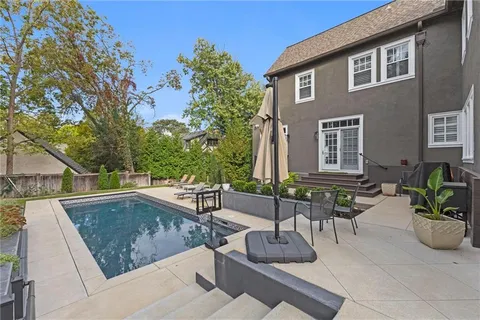 $1,895,000 | 5600 State Line Road, Mission Hills, KS 66208