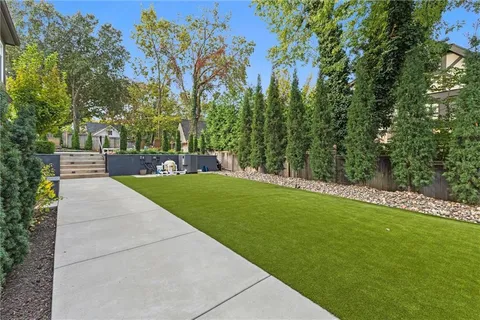 $1,895,000 | 5600 State Line Road, Mission Hills, KS 66208