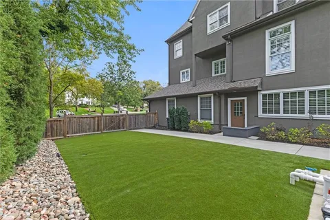 $1,895,000 | 5600 State Line Road, Mission Hills, KS 66208