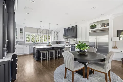 $1,895,000 | 5600 State Line Road, Mission Hills, KS 66208