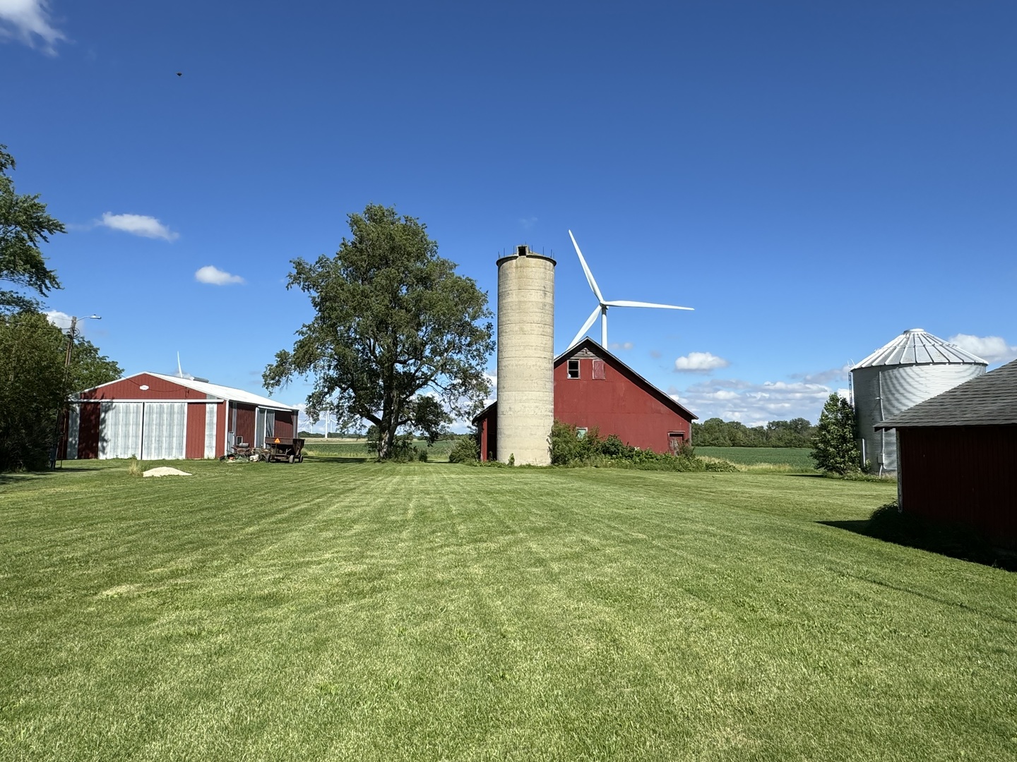 3222 250 East Road Herscher, IL 60941 - Photo 26 of 31 a front view of a house with a yard