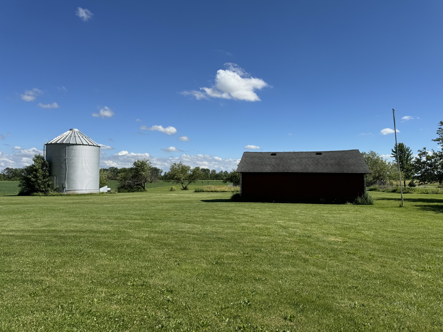 3222 250 East Road Herscher, IL 60941 - Photo 29 of 31 a kitchen with a yard