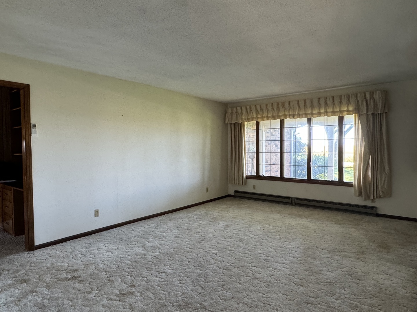 3222 250 East Road Herscher, IL 60941 - Photo 7 of 31 an empty room with windows