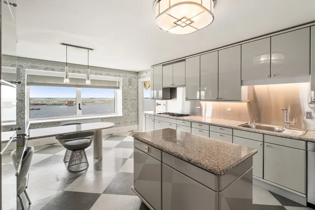 $3,080,000 | 85 East India Row, Unit 33B/C, Boston, MA 02110