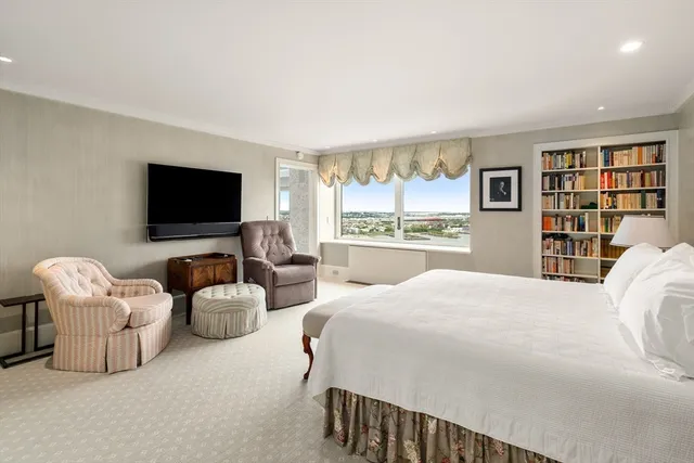 $3,080,000 | 85 East India Row, Unit 33B/C, Boston, MA 02110