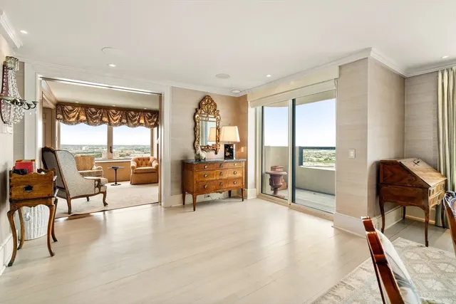 $3,080,000 | 85 East India Row, Unit 33B/C, Boston, MA 02110