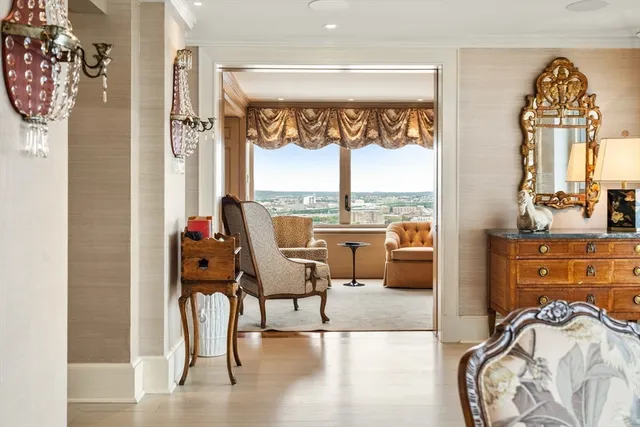 $3,080,000 | 85 East India Row, Unit 33B/C, Boston, MA 02110