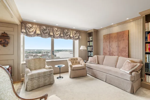 $3,080,000 | 85 East India Row, Unit 33B/C, Boston, MA 02110