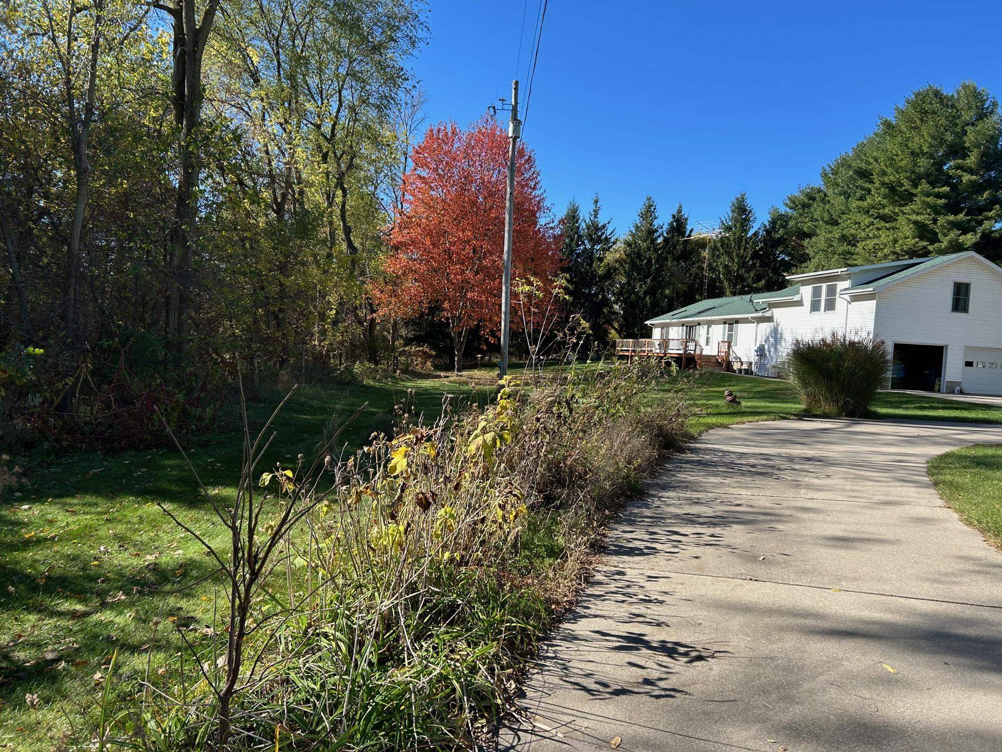 320 Williams Street Perry, MI 48872 - Photo 5 of 46 50192807-82bd54d8-439e-4f13-bbe6-f4a06b4c3b06.JPG