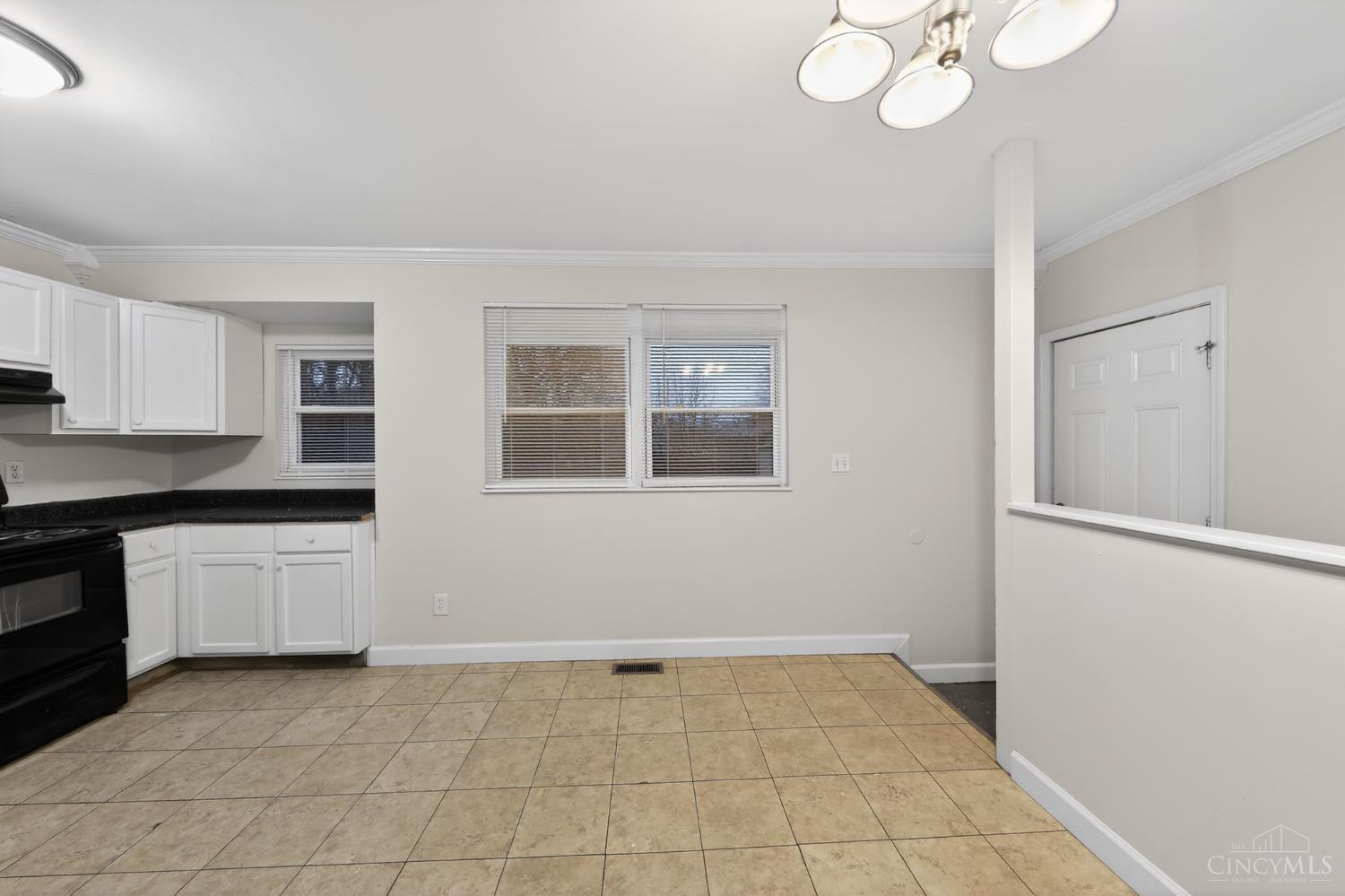 3250 Springdale Road Cincinnati, OH 45251 - Photo 14 of 30