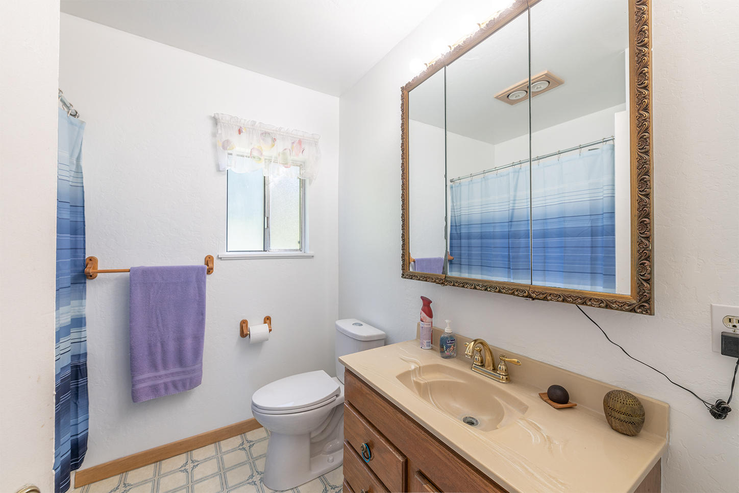 7354 Pacheco School Road Redding, CA 96002 - Photo 14 of 27 Bathroom