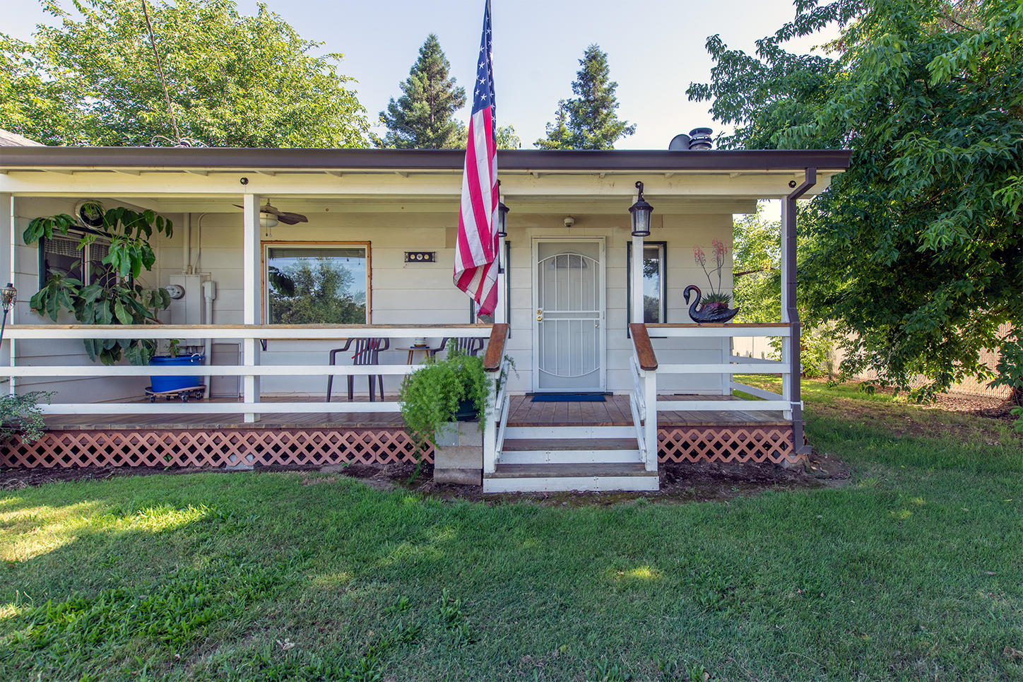 7354 Pacheco School Road Redding, CA 96002 - Photo 2 of 27 Porch