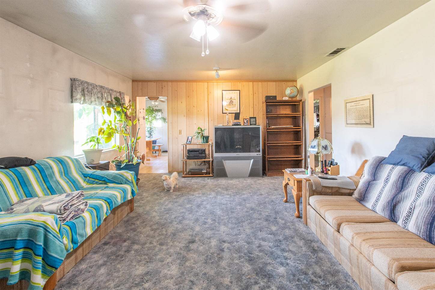 7354 Pacheco School Road Redding, CA 96002 - Photo 7 of 27 Livingroom 2