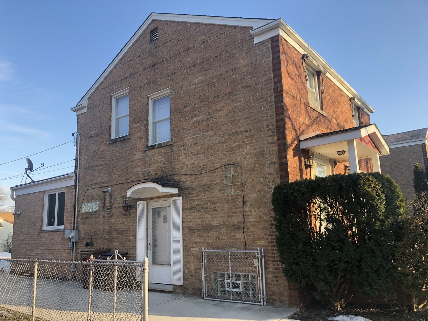 2347 South 3rd Avenue North Riverside, IL 60546 - Photo 3 of 46