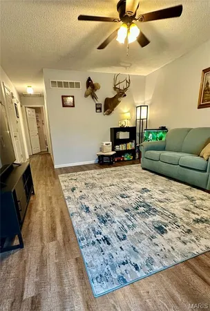 $174,900 | 1700 East 9th Street, Washington, MO 63090