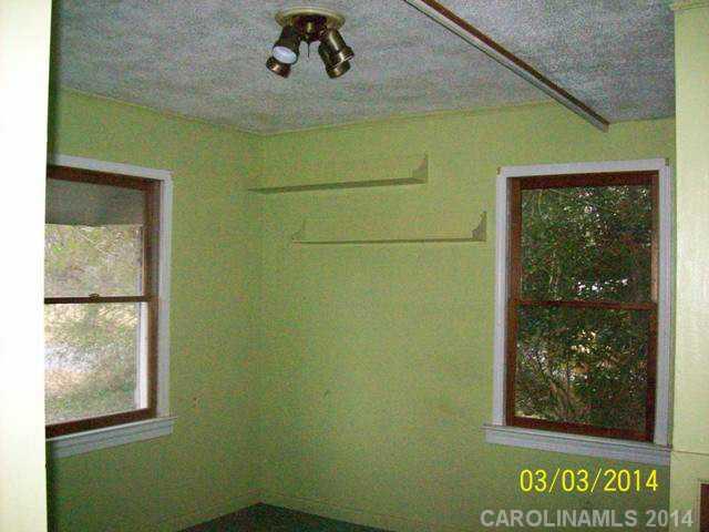 273 Frances Circle Fort Mill, SC 29708 - Photo 8 of 11 a close up of a wall with a window