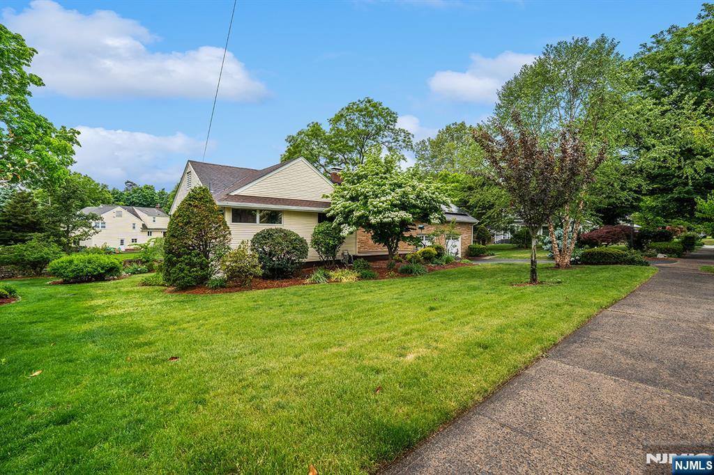226 Mulberry Place Ridgewood, NJ 07450 - Photo 2 of 46