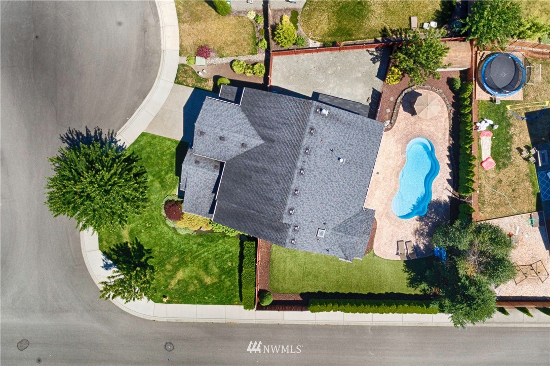 6201 Northeast 5th Circle Renton, WA 98059 - Photo 5 of 25