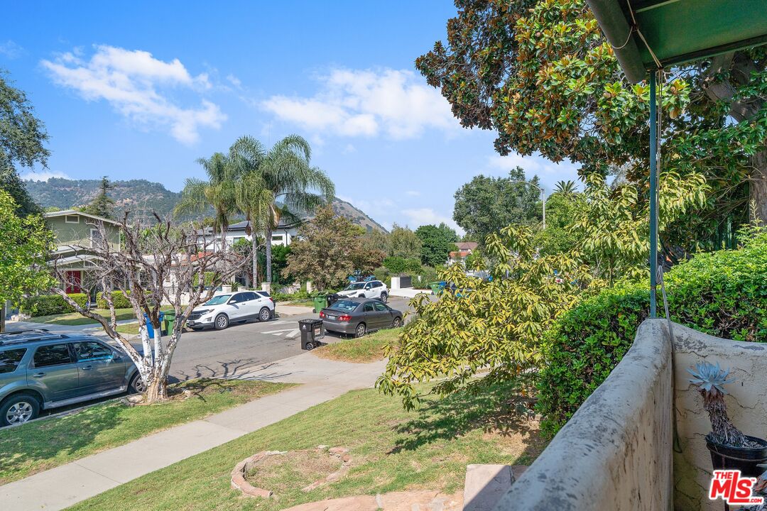 3799 Valleybrink Road Los Angeles, CA 90039 - Photo 8 of 37 Gallery Image 8