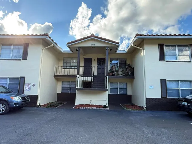 $2,000 | 3880 Woodside Drive, Coral Springs, FL 33065