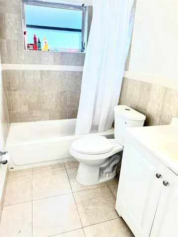 $2,000 | 3880 Woodside Drive, Coral Springs, FL 33065