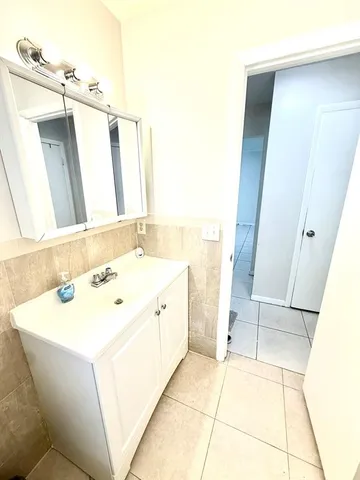 $2,000 | 3880 Woodside Drive, Coral Springs, FL 33065